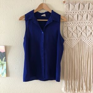 blue button up blouse!
